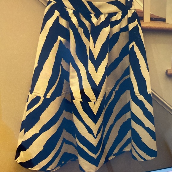 NWT EXPRESS SKIRT - Picture 2 of 7